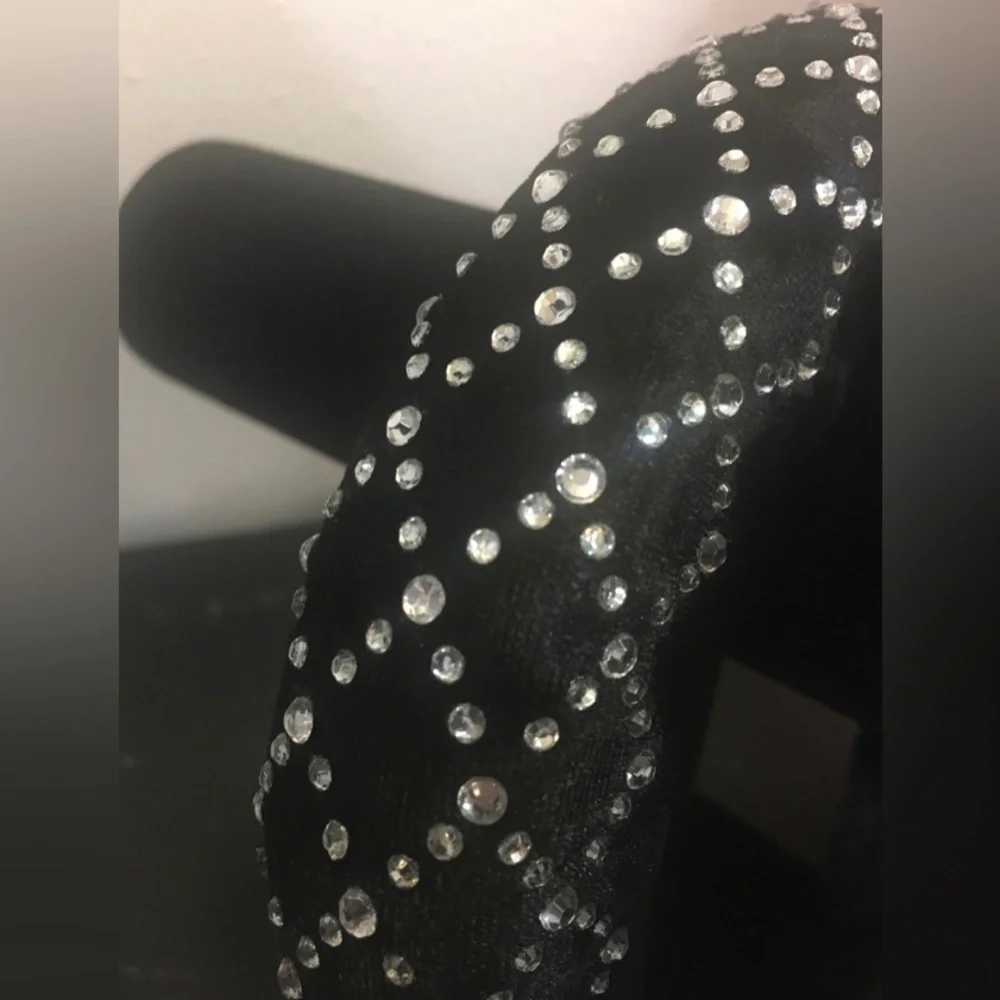 Mia Embellished Velvet Headband Black
